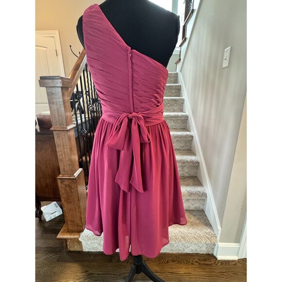 AZAZIE Katrina Bridesmaid Dress • Mulberry • Flowy A-Line One Shoulder XS/S - Picture 4 of 9